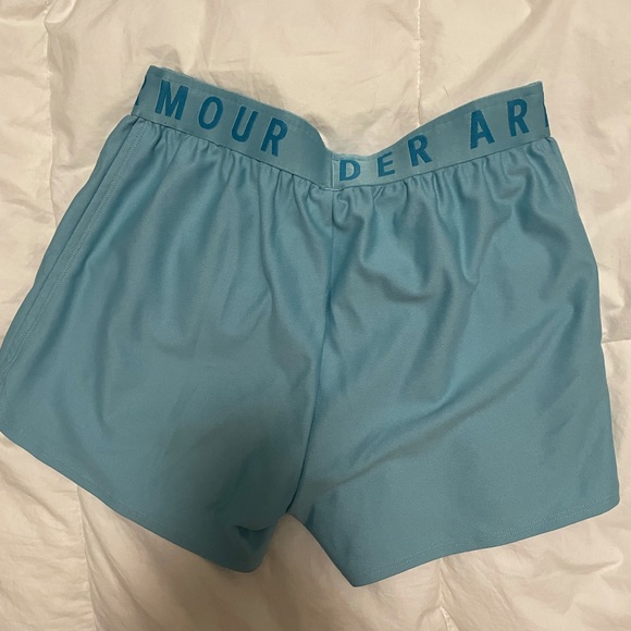 Under Armor Athletic Shorts - Picture 2 of 2